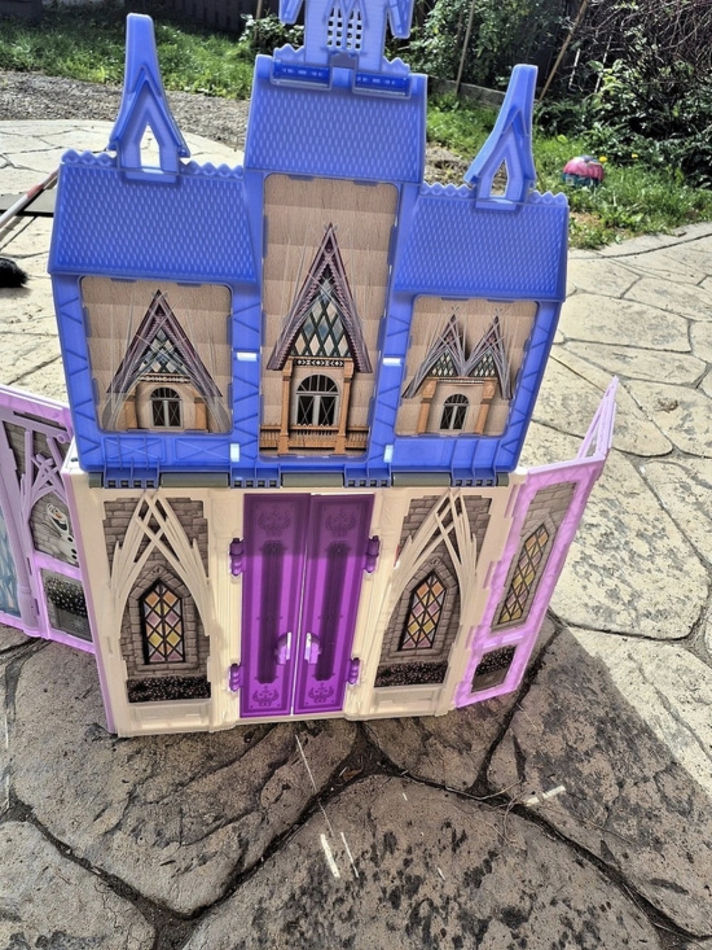 Disney Frozen 2 Fold & Go Portable Arendelle Castle Playset Dollhouse - Picture 6 of 15